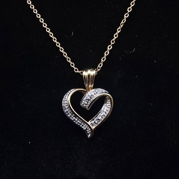 Diamond Chip Heart Pendant Necklace Gold Plated Chain In Box - Picture 2 of 12